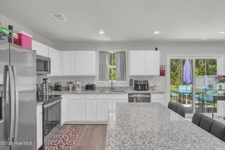 1053 Sharron Creek Drive, Shallotte, NC 28470 — 3-bedroom home in Sharron Creek Crossing, Shallotte, NC, photo 12 of 36: 1053 sharron crk dr-00015