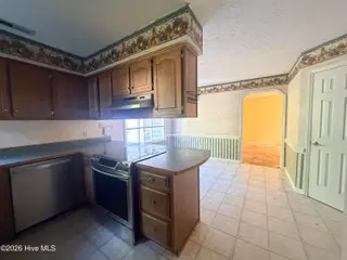 6323 Strawfield Drive, Wilmington, NC 28405 — 3-bedroom home in Summerfield, Wilmington, NC, photo 8 of 27