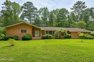 527 Edgewood Circle, Whiteville, NC 28472 – photo 1: Front