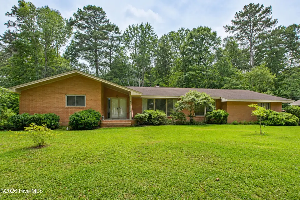 527 Edgewood Circle, Whiteville, NC 28472 – photo 1 of 64: Front