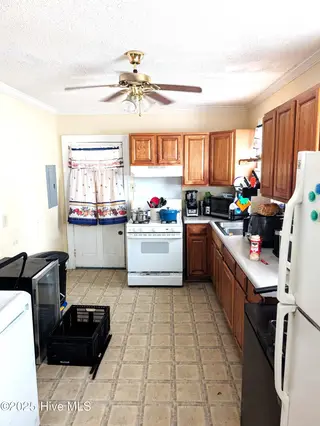 1513 Rose Street, Goldsboro, NC 27530 – photo 9: PXL_20251008_150548413.MP