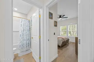 504 Cypress Circle SW, Shallotte, NC 28470 – photo 20: hallway