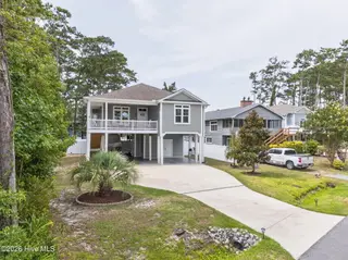 2303 W Yacht Drive, Oak Island, NC 28465 — 3-bedroom home, Oak Island, NC, photo 3 of 49