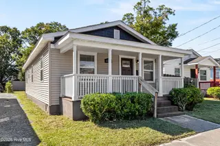1112 S 10th Street, Wilmington, NC 28401 — 3-bedroom home, Wilmington, NC, photo 1 of 27: Front Exterior (1)