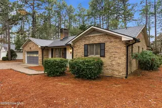 5 Birdie Drive, Whispering Pines, NC 28327 – photo 5: 5 Birdie Drive-4