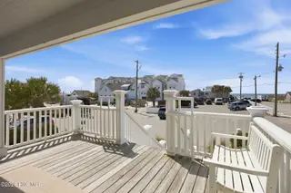 202 W Atlantic Boulevard, Atlantic Beach, NC 28512 – photo 4: 69-web-or-mls-img_3477