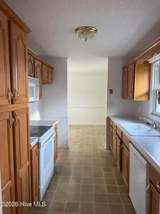 2992 Cherry Lane, Kinston, NC 28504 – photo 16: IMG_3382