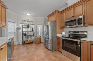 2208 Evans Street, Morehead City, NC 28557 – photo 20: 21-web-or-mls-1S3A5903