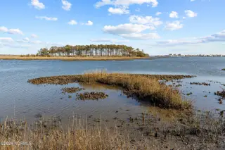 1304 Fathom Way, Morehead City, NC 28557 – photo 15: 5-web-or-mls-1S3A9651
