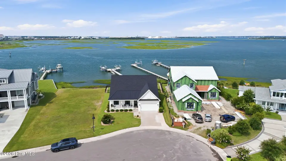 135 Gallants Point Road, Beaufort, NC 28516 – photo 1 of 70: Front cul de sac