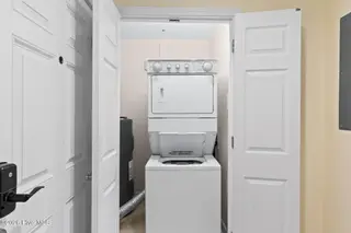 1215 N Middleton Drive NW Apt 3005, Calabash, NC 28467 — 2-bedroom condo in Brunswick Plantation, Calabash, NC, photo 16 of 34: 33-web-or-mls-cammediallc.com (3 of 44)