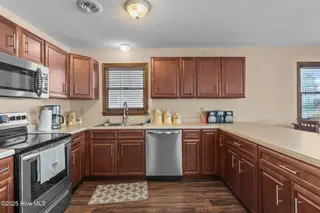 402 Canal Drive, Carolina Beach, NC 28428 – photo 8: 14-web-or-mls-BTS06867