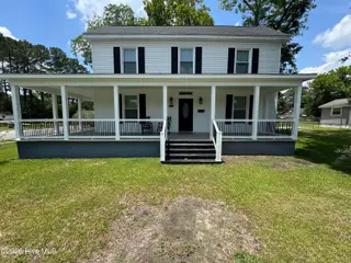 702 N Charlotte Street, Washington, NC 27889 – photo 3: Front of home