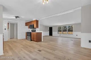 115 Grassy Meadow Drive, Richlands, NC 28574 — 3-bedroom manufactured home in Grassy Meadows, Richlands, NC, photo 12 of 33: 51_115 grassy mdws dr 00051