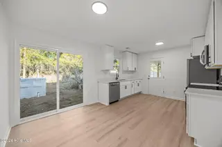 322 Lancaster Road, Wilmington, NC 28409 – photo 8: 32-web-or-mls-IMG_8971