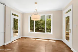 573 Coral Ridge Road, Pine Knoll Shores, NC 28512 – photo 17: Casual dining