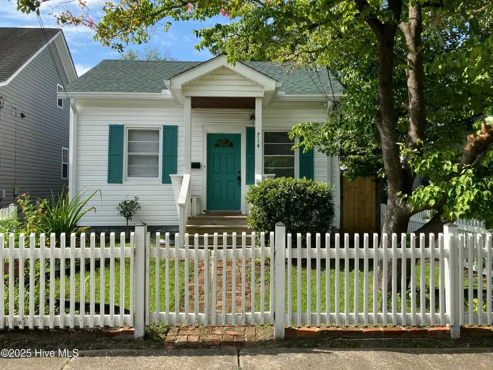 714 Ann Street, Wilmington, NC 28401 – photo 1 of 26: 714 Ann Front