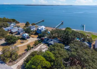 304 River Drive, Southport, NC 28461 – photo 4: 304 River Rd MLS-4