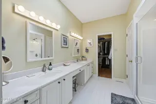 8004 Club House Drive, New Bern, NC 28562 – photo 17: 17-43-web-or-mls-DSC_6092_edit