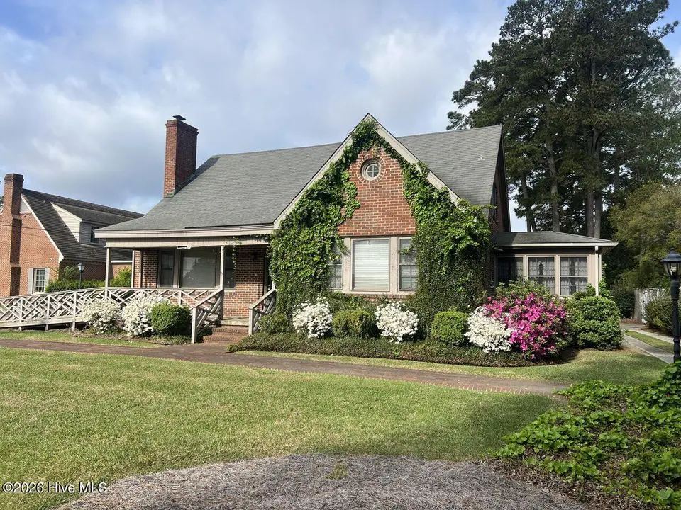 804 Carey Road, Kinston, NC 28501 – photo 1 of 22: 67f413b9c96c6f5c02c4278b_img_1729