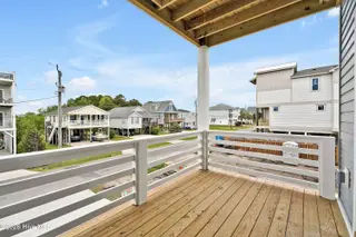 305 Birmingham Avenue 2, Carolina Beach, NC 28428 — 4-bedroom townhome, Carolina Beach, NC, photo 16 of 27: 215SpartanburgAvenueUnit1-17