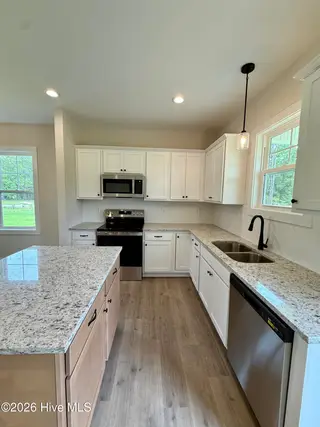 105 Spring Meadows Drive, Aberdeen, NC 28315 – photo 6: IMG_3814 (1)