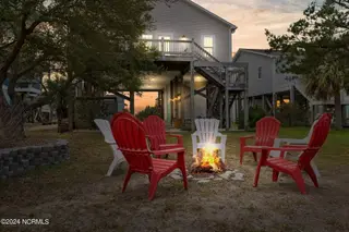 916 E Dolphin Drive, Oak Island, NC 28465 – photo 9: KahunaPhoto.com 916-3