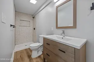 723 N Market Street, Washington, NC 27889 – photo 22: 725 bath 1