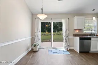 3609 Delesa Court, New Bern, NC 28560 — 3-bedroom home in Pinecrest Estates, New Bern, NC, photo 17 of 29: 16-3609 Delesa Ct-16