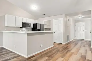 2209 Locksley Woods Drive G, Greenville, NC 27858 – photo 17: 26-web-or-mls-IMG_0032_replaced_camera