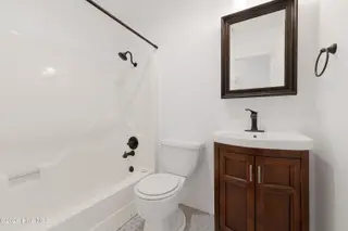 109 Pleasant Drive, Beaufort, NC 28516 – photo 24: Bathroom 2