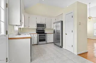 6574 Leigh Road, Rocky Mount, NC 27803 — 3-bedroom home in Williams Farm, Rocky Mount, NC, photo 16 of 30: Eat-In Kitchen