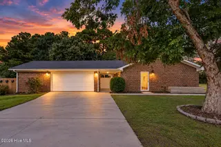 1101 Hunting Ridge Road, Wilmington, NC 28412 — 4-bedroom home in Echo East, Wilmington, NC, photo 1 of 41: twightlight main