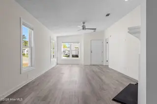 501 Deer Path, Calabash, NC 28467 — 2-bedroom home in Saltaire Village, Calabash, NC, photo 10 of 57: Living Room
