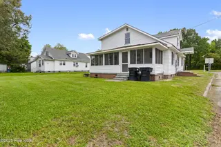 1319 Moore Street, Elizabeth City, NC 27909 – photo 9: 9-web-or-mls-moo-6