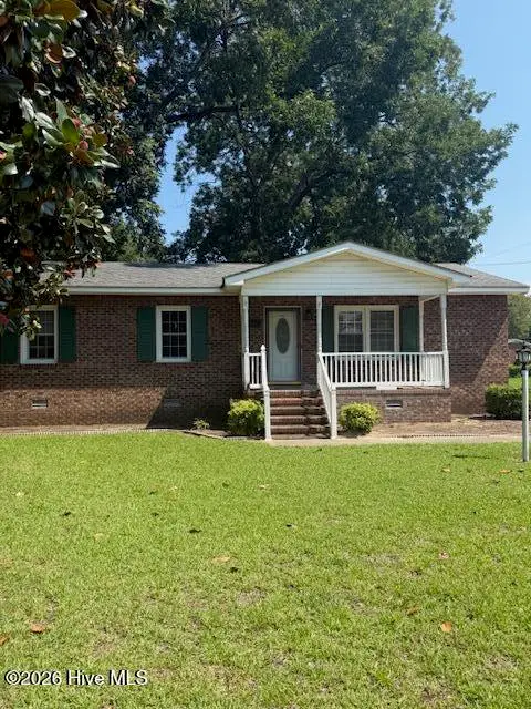 704 W 3rd Street, Washington, NC 27889 – photo 1 of 15: Main View