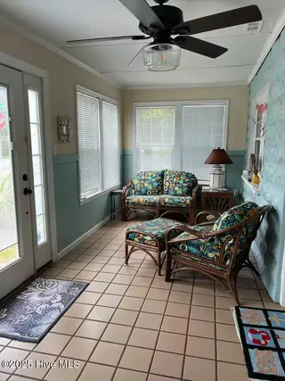 418 Fayetteville Avenue, Carolina Beach, NC 28428 – photo 5: porch2