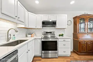 303 Barbour Road 701, Morehead City, NC 28557 – photo 4: 36-web-or-mls-303-Barbour-Rd-41_edit