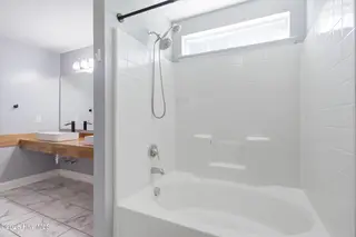 121 Grist Mill Drive, Havelock, NC 28532 – photo 18: Primary En Suite Bathroom