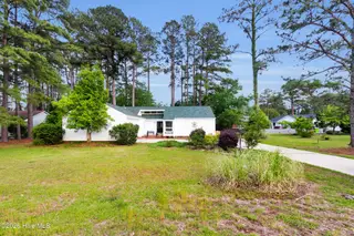 1106 Caracara Drive, New Bern, NC 28560 – photo 5: 1106 Caracara Drive