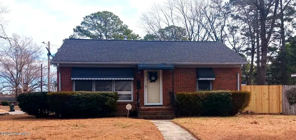 322 Jefferson Street W, Wilson, NC 27893 – photo 1 of 10: Front