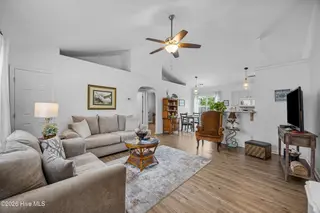 5400 Sun Coast Drive, Wilmington, NC 28411 – photo 5: 5_living room