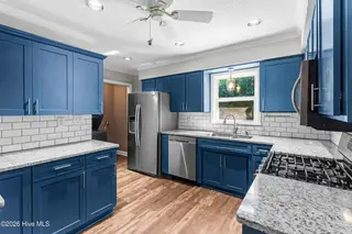 602 Circle Drive, Trent Woods, NC 28562 — 4-bedroom home in Creekwood, Trent Woods, NC, photo 17 of 48: 602 Circle Drive, Trent Woods, NC 28562