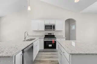4060 Hunters Trail, Jacksonville, NC 28546 – photo 11: Kitchen 3