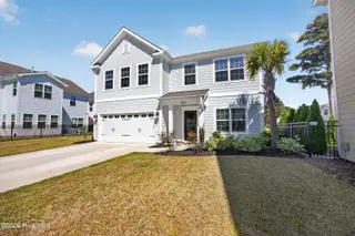5507 Ivy Stone Lane, Wilmington, NC 28403 — 3-bedroom home in Cottages at Bradley Creek, Wilmington, NC, photo 2 of 25: 002_img_9863_860