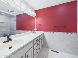 12 Lake Pinehurst Villas Road, Pinehurst, NC 28374 – photo 22: Primary Bathroom