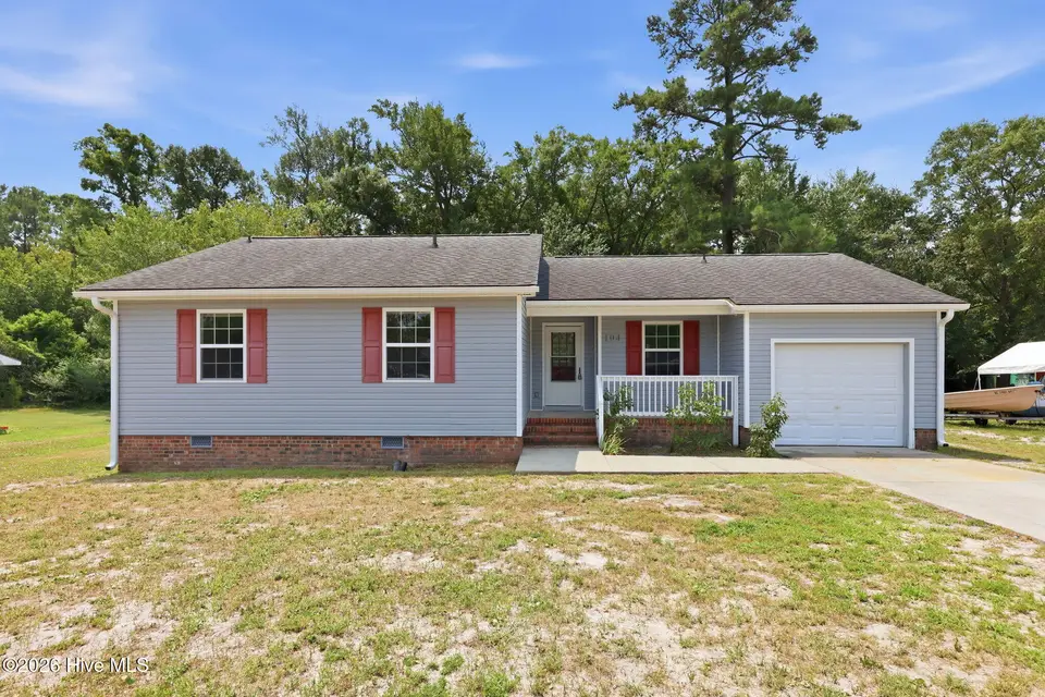 104 Bayberry Road, Newport, NC 28570 – photo 1 of 45: 1-web-or-mls-IMG_0256