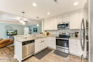 227 NE 38th Street, Oak Island, NC 28465 – photo 15: VyODaflg