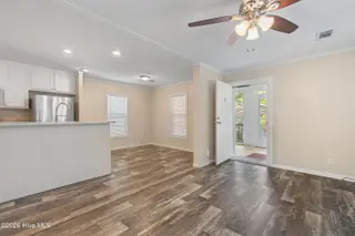 9275 Bonaparte Drive SW, Calabash, NC 28467 — 2-bedroom manufactured home in Bonaparte Retreat, Calabash, NC, photo 8 of 37