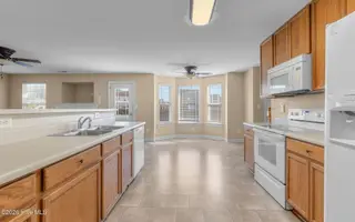2113 Eleuthera Way, Elizabeth City, NC 27909 – photo 15: Kitchen